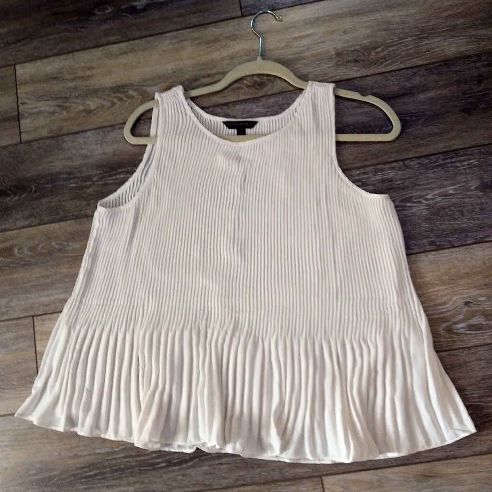 Banana Republic white pleated sleeveless top